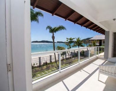 CASA FRENTE MAR BOMBINHAS