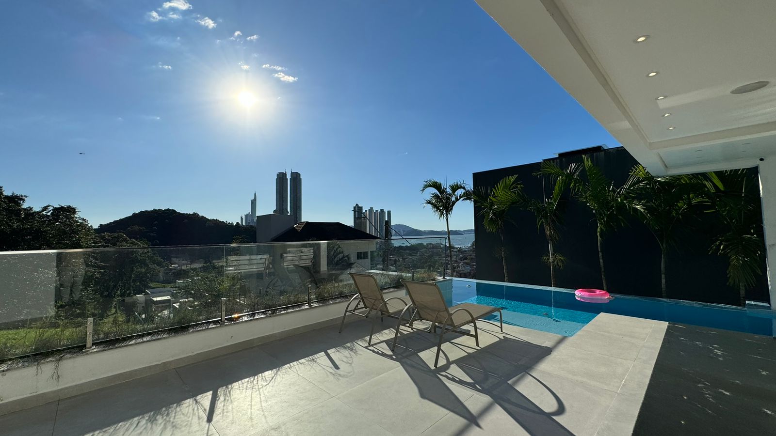 CASA TRIPLEX CONDOMINIO BELLA VISTA