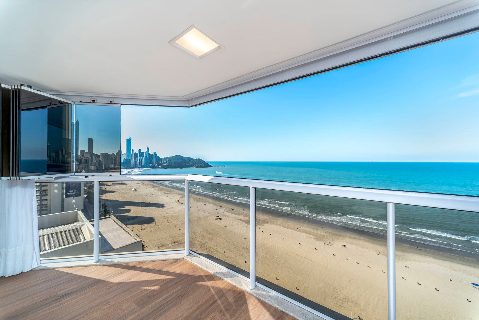 APARTAMENTO FRENTE MAR - BALNEARIO CAMBORIU